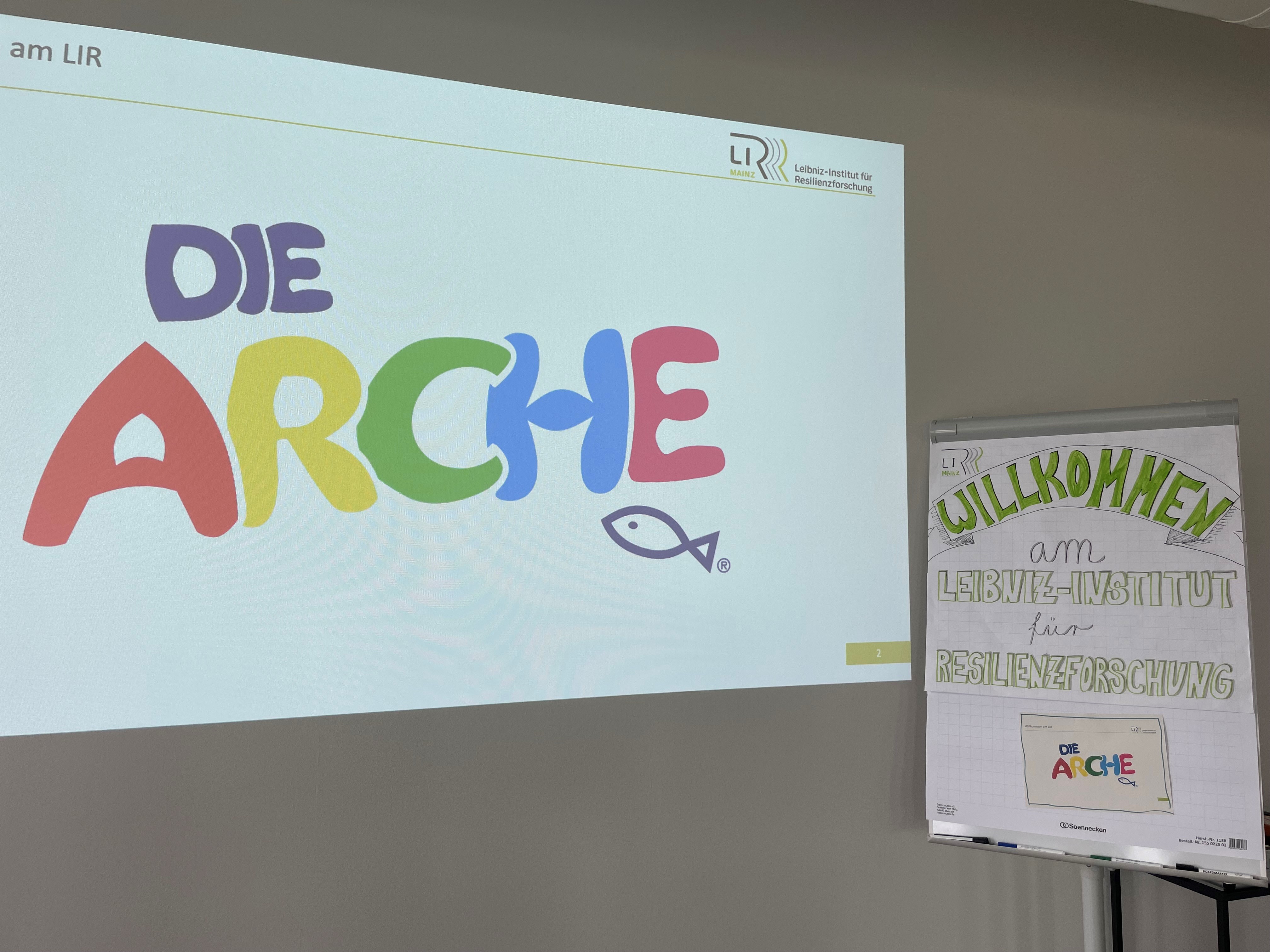 Früh übt sich: Jugendliche der ARCHE Frankfurt erkunden das Leibniz-Institut für Resilienzforschung